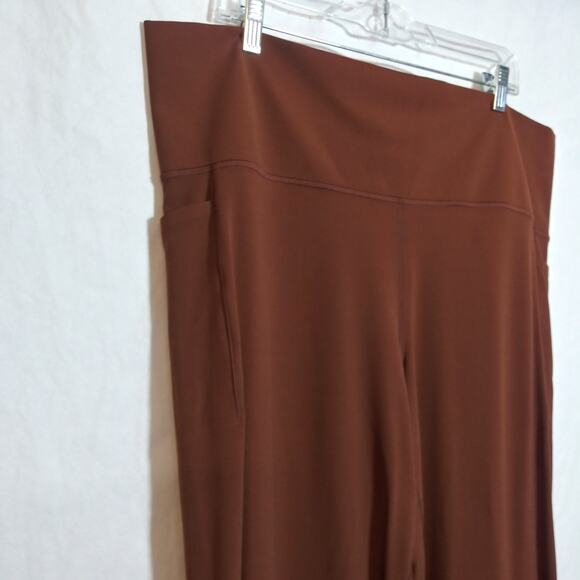 Athleta Salutation Stash Flare Pant Toasted Brown #465607 Athletic Size 3X - Picture 2 of 9